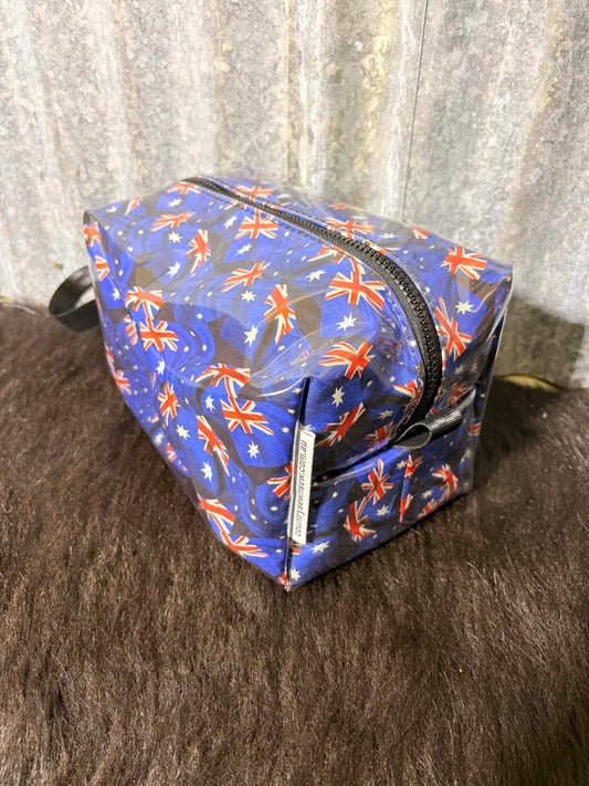 Box Toiletry Bag - Aussie flag